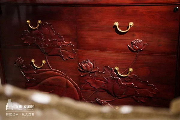 时光的笔触：中式家居里的岁月光泽